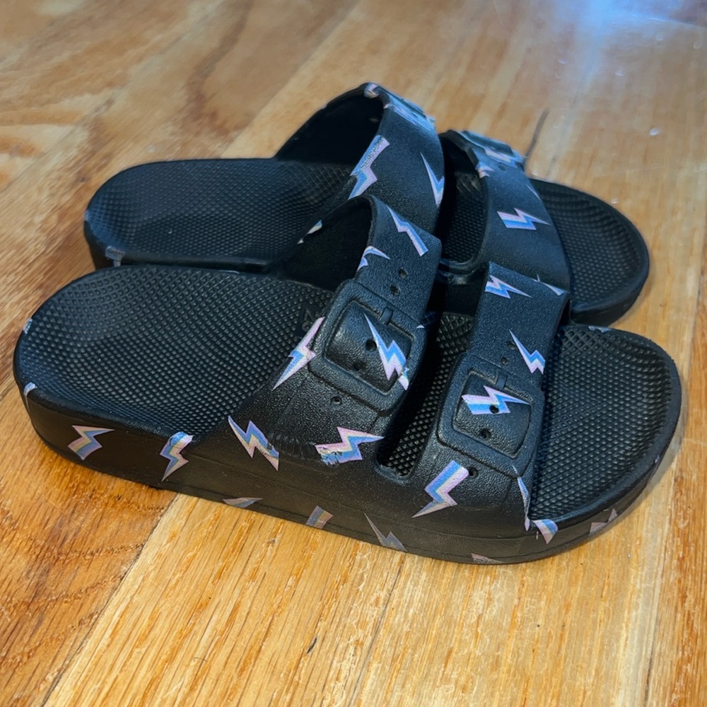 Unisex Freedom Moses Two-Strap Slides